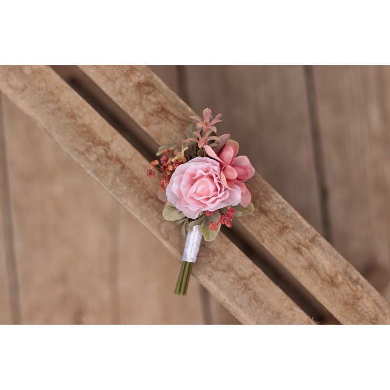 Flower groom's boutonniere, corsage