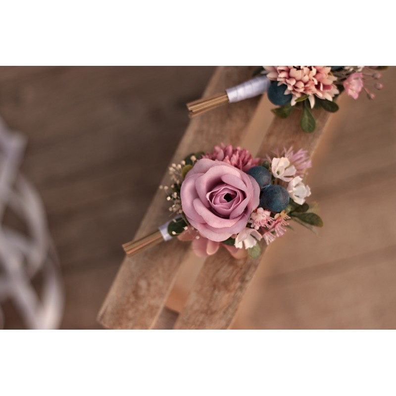 Flower groom's boutonniere, corsage