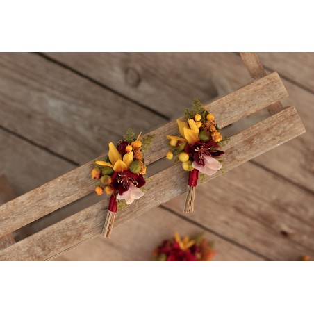 Flower groom's boutonniere, corsage