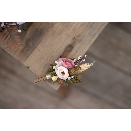 Flower groom's boutonniere, corsage