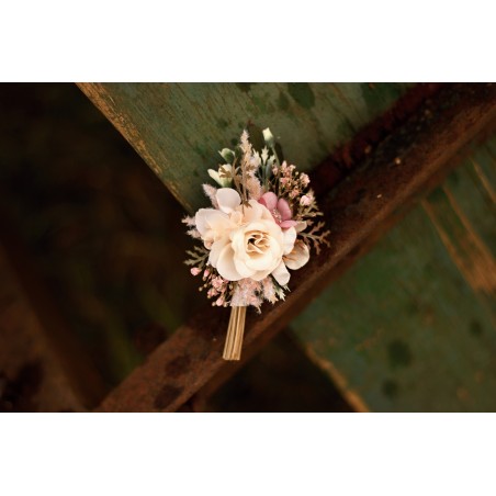 Flower groom's boutonniere, corsage