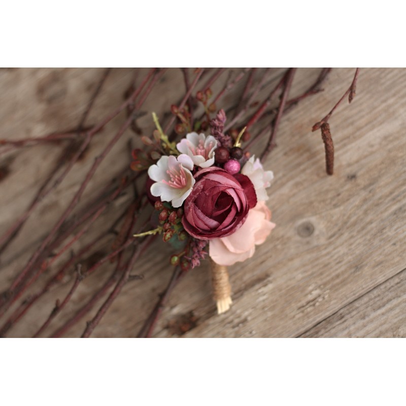 Flower groom's boutonniere, corsage