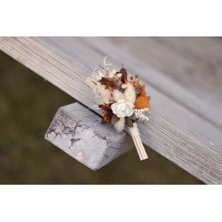 Flower groom's boutonniere, corsage