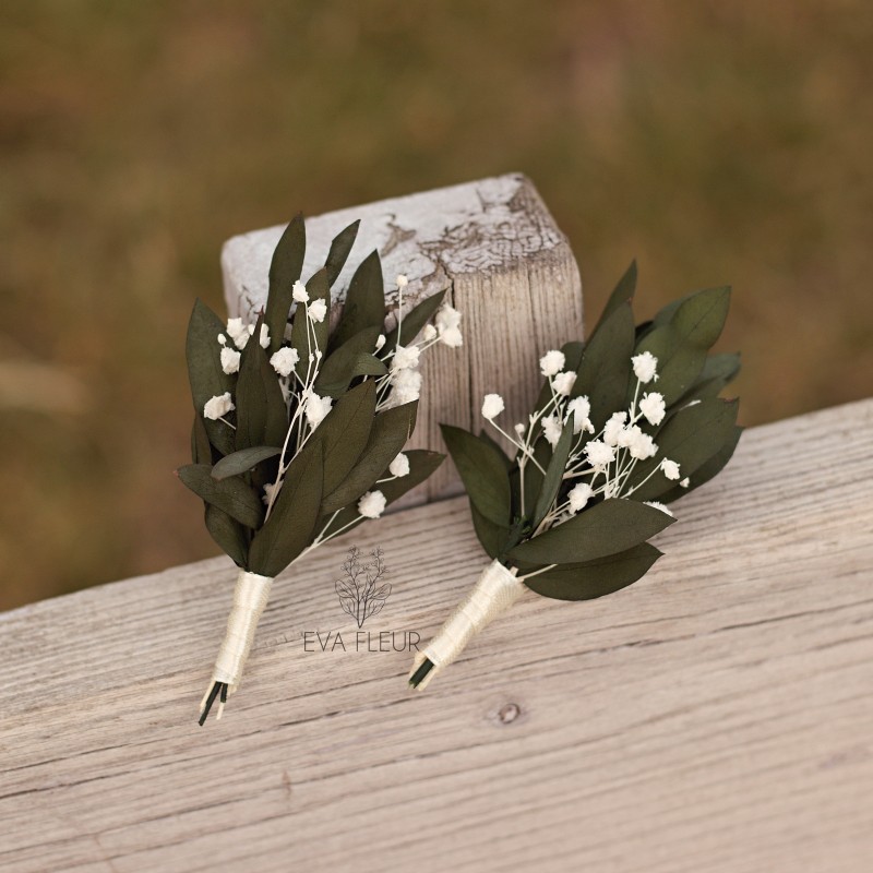 Flower groom's boutonniere, corsage