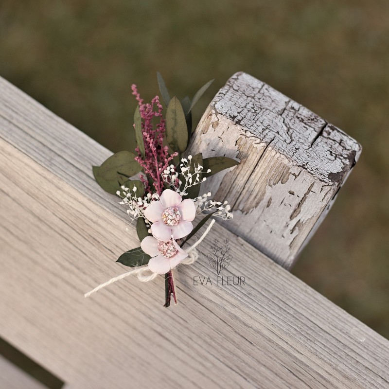 Flower wedding guest boutonniere, corsage