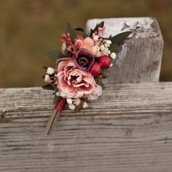 Flower groom's boutonniere, corsage